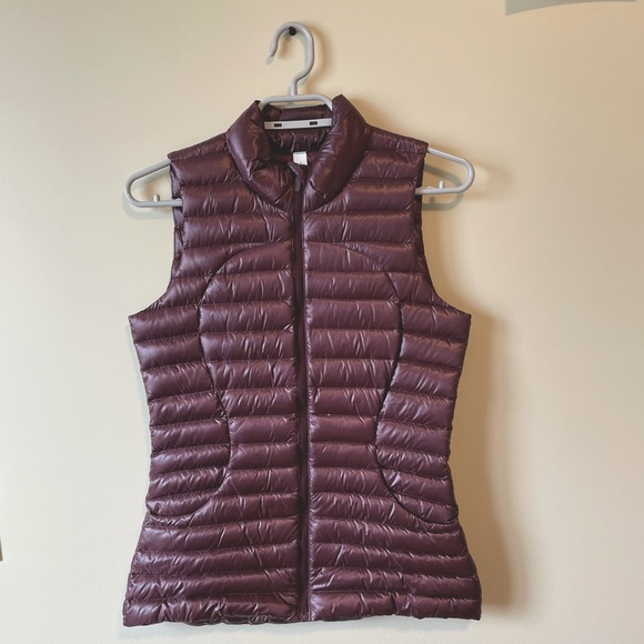 Lululemon Pack It Down Vest -size 4- Plum - Picture 1 of 7